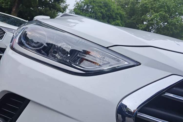Used Hyundai Elantra (6th Generation / Lingdong) 2016 1.6L Manual ZhiXuan·Youth Edition Right Front Headlight