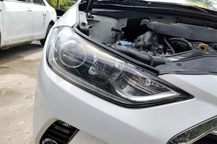 Used Hyundai Elantra (6th Generation / Lingdong) 2016 1.6L Automatic ZhiXuan – Elite Version Right Front Headlight
