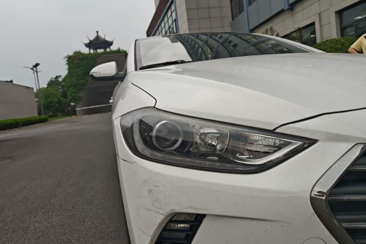 Used Hyundai Elantra (6th Generation / Lingdong) 2016 1.6L Automatic ZhiXuan – Elite Version Right Front Headlight
