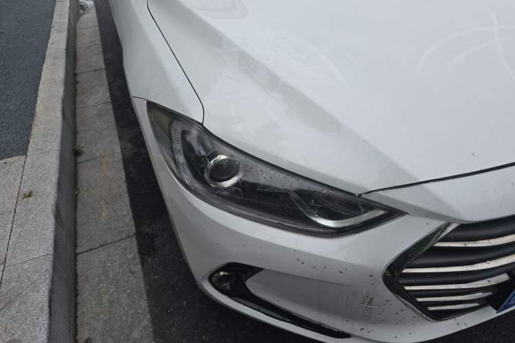 Used Hyundai Elantra (6th Generation / Lingdong) 2016 1.6L Automatic ZhiXuan – Elite Version Right Front Headlight