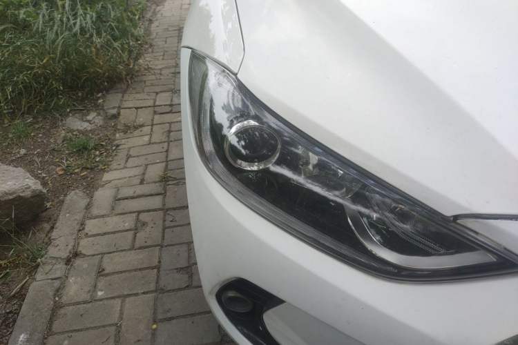 Used Hyundai Elantra (6th Generation / Lingdong) 2016 1.6L Automatic ZhiXuan – Elite Version Right Front Headlight