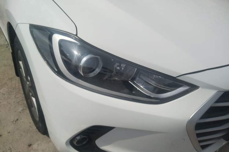 Used Hyundai Elantra (6th Generation / Lingdong) 2016 1.6L Manual ZhiXuan·Youth Edition Right Front Headlight