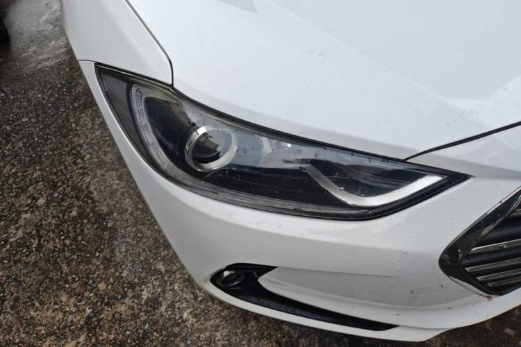 Used Hyundai Elantra (6th Generation / Lingdong) 2016 1.6L Automatic ZhiXuan – Elite Version Right Front Headlight
