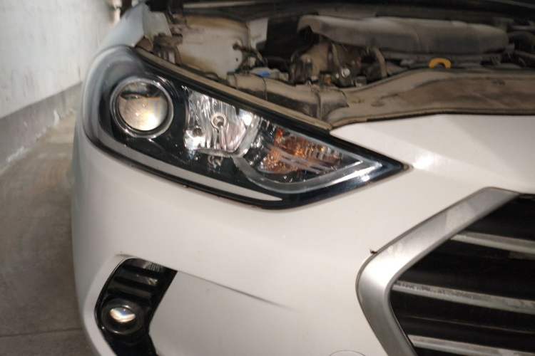Used Hyundai Elantra (6th Generation / Lingdong) 2016 1.6L Manual ZhiXuan · Dynamic Model Right Front Headlight