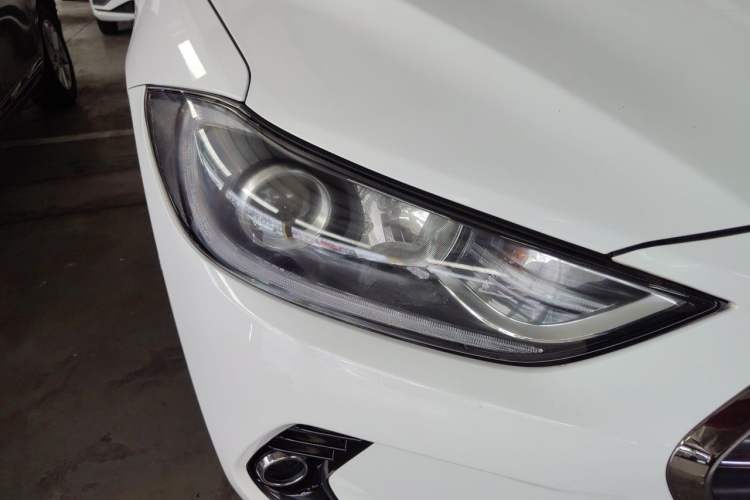 Used Hyundai Elantra (6th Generation / Lingdong) 2016 1.6L Automatic ZhiXuan – Elite Version Right Front Headlight