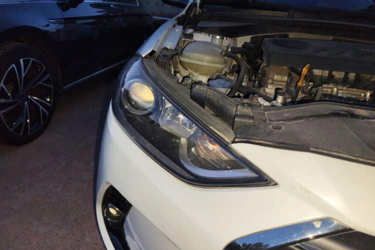 Used Hyundai Elantra (6th Generation / Lingdong) 2016 1.4T Dual-Clutch Xuan Dong · Dynamic Version Right Front Headlight