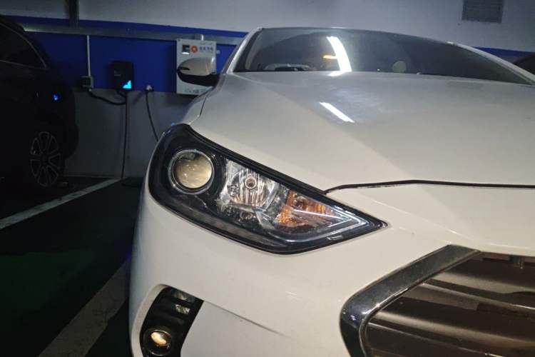 Used Hyundai Elantra (6th Generation / Lingdong) 2016 1.6L Automatic ZhiXuan – Elite Version Right Front Headlight