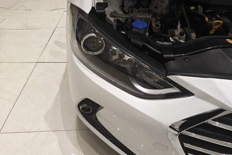 Used Hyundai Elantra (6th Generation / Lingdong) 2016 1.6L Automatic ZhiXuan – Elite Version Right Front Headlight