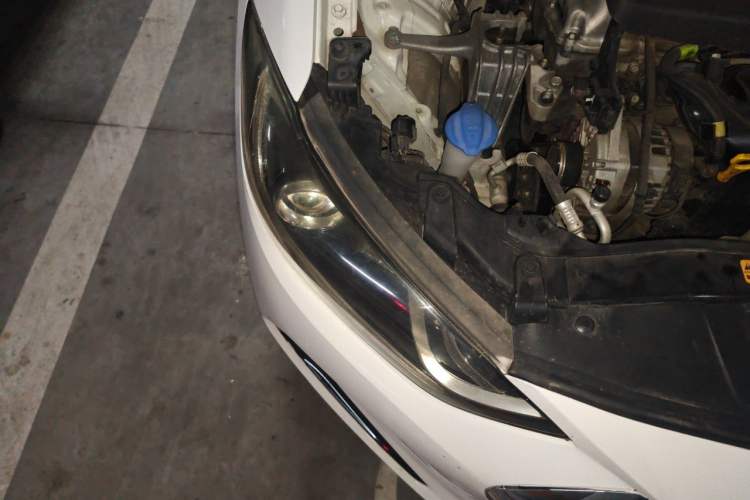 Used Hyundai Elantra (6th Generation / Lingdong) 2016 1.6L Automatic ZhiXuan – Elite Version Right Front Headlight