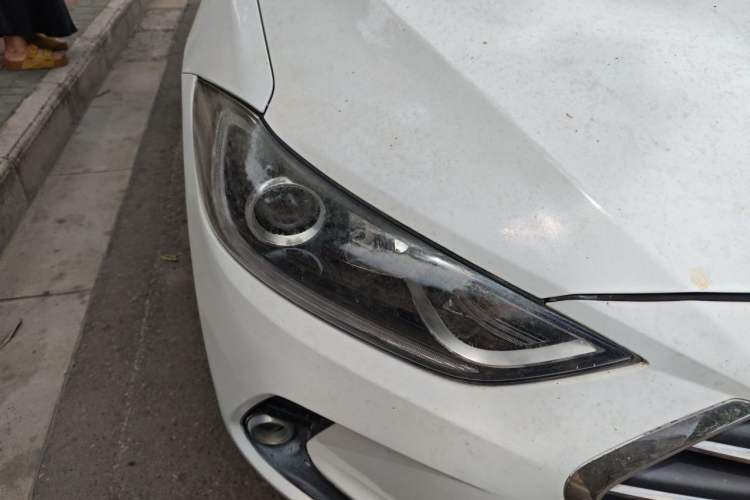Used Hyundai Elantra (6th Generation / Lingdong) 2016 1.6L Automatic ZhiXuan – Elite Version Right Front Headlight
