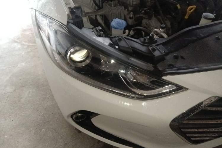 Used Hyundai Elantra (6th Generation / Lingdong) 2016 1.6L Automatic ZhiXuan – Elite Version Right Front Headlight