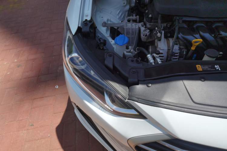 Used Hyundai Elantra (6th Generation / Lingdong) 2016 1.6L Manual ZhiXuan·Youth Edition Right Front Headlight