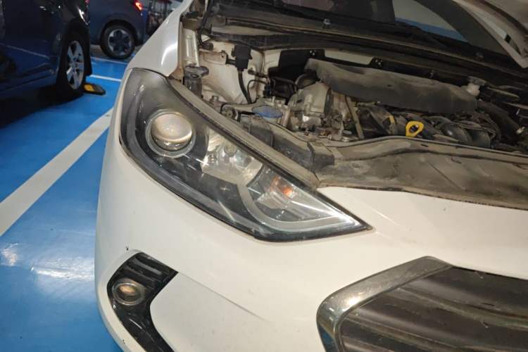 Used Hyundai Elantra (6th Generation / Lingdong) 2016 1.6L Automatic ZhiXuan – Elite Version Right Front Headlight