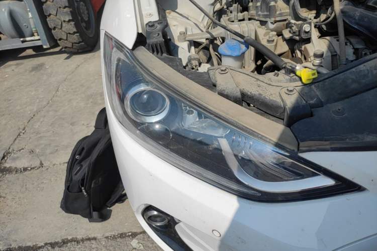 Used Hyundai Elantra (6th Generation / Lingdong) 2016 1.6L Manual ZhiXuan·Youth Edition Right Front Headlight
