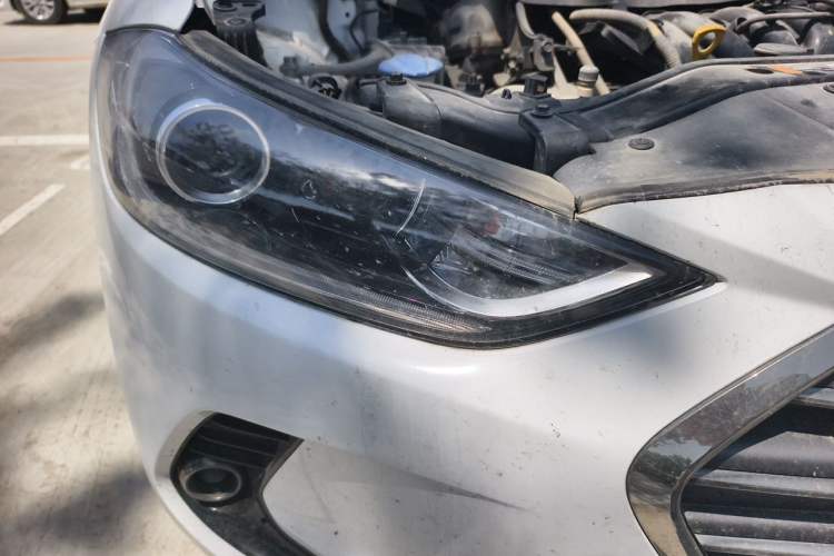 Used Hyundai Elantra (6th Generation / Lingdong) 2016 1.6L Automatic ZhiXuan – Elite Version Right Front Headlight
