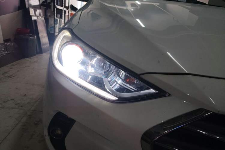Used Hyundai Elantra (6th Generation / Lingdong) 2016 1.6L Automatic ZhiXuan – Elite Version Right Front Headlight