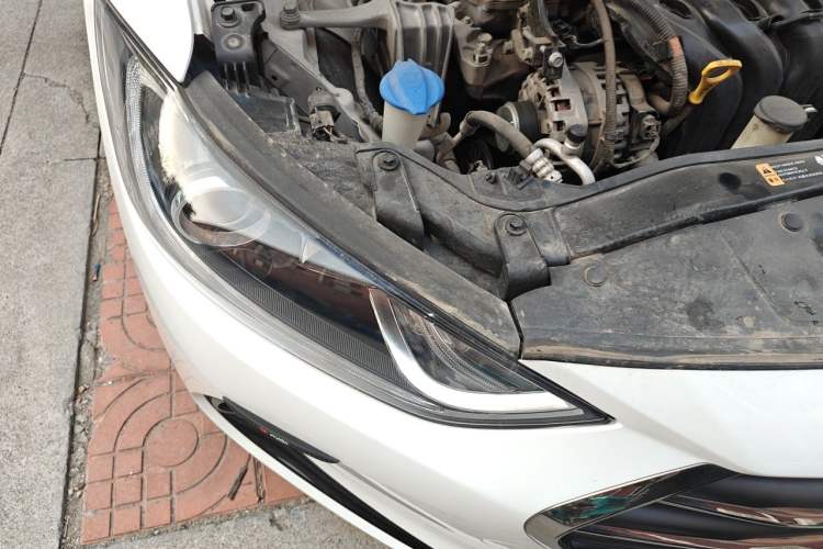 Used Hyundai Elantra (6th Generation / Lingdong) 2016 1.6L Automatic ZhiXuan – Elite Version Right Front Headlight