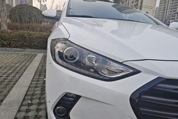Used Hyundai Elantra (6th Generation / Lingdong) 2016 1.6L Automatic ZhiXuan – Elite Version Right Front Headlight
