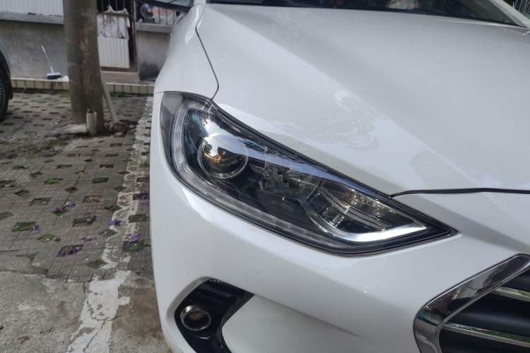 Used Hyundai Elantra (6th Generation / Lingdong) 2016 1.6L Automatic ZhiXuan – Elite Version Right Front Headlight