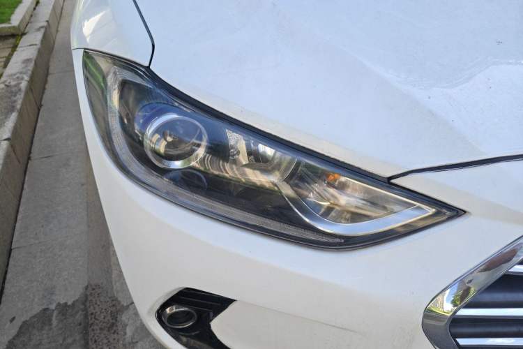 Used Hyundai Elantra (6th Generation / Lingdong) 2016 1.6L Automatic ZhiXuan – Elite Version Right Front Headlight
