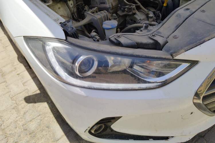 Used Hyundai Elantra (6th Generation / Lingdong) 2016 1.6L Automatic ZhiXuan – Elite Version Right Front Headlight