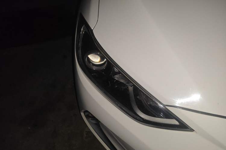 Used Hyundai Elantra (6th Generation / Lingdong) 2016 1.6L Automatic ZhiXuan – Elite Version Right Front Headlight