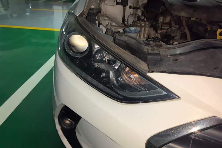Used Hyundai Elantra (6th Generation / Lingdong) 2016 1.6L Automatic ZhiXuan – Elite Version Right Front Headlight
