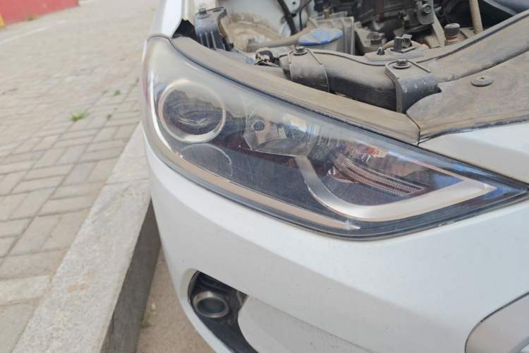 Used Hyundai Elantra (6th Generation / Lingdong) 2016 1.6L Manual ZhiXuan·Youth Edition Right Front Headlight
