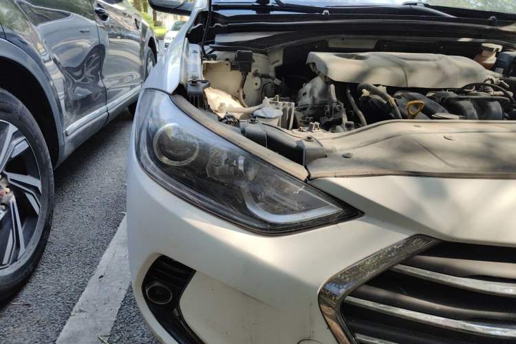 Used Hyundai Elantra (6th Generation / Lingdong) 2016 1.6L Automatic ZhiXuan – Elite Version Right Front Headlight