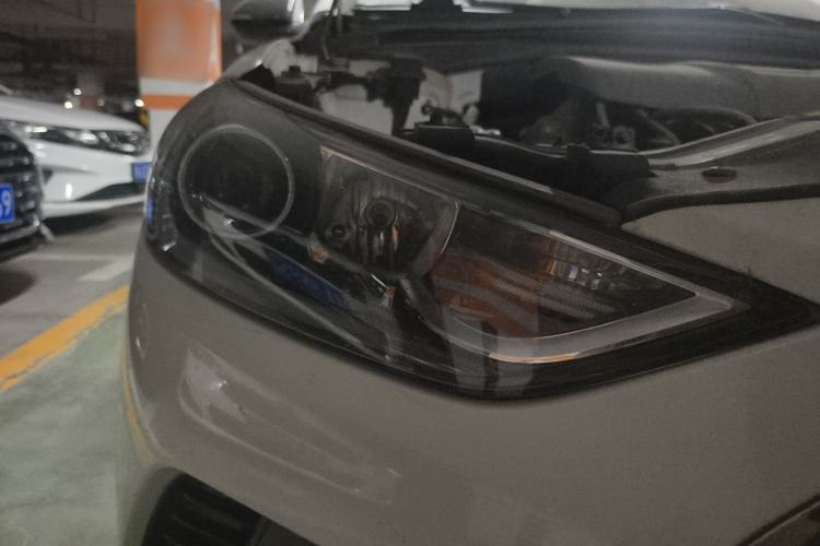 Used Hyundai Elantra (6th Generation / Lingdong) 2016 1.6L Automatic ZhiXuan – Elite Version Right Front Headlight