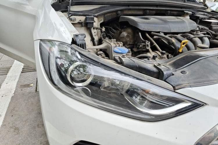Used Hyundai Elantra (6th Generation / Lingdong) 2016 1.6L Automatic ZhiXuan – Elite Version Right Front Headlight
