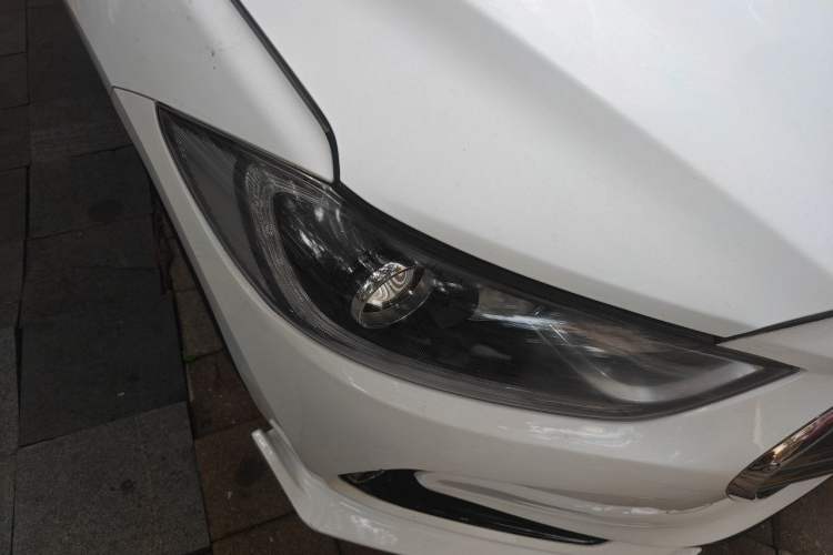 Used Hyundai Elantra (6th Generation / Lingdong) 2016 1.6L Automatic ZhiXuan – Elite Version Right Front Headlight