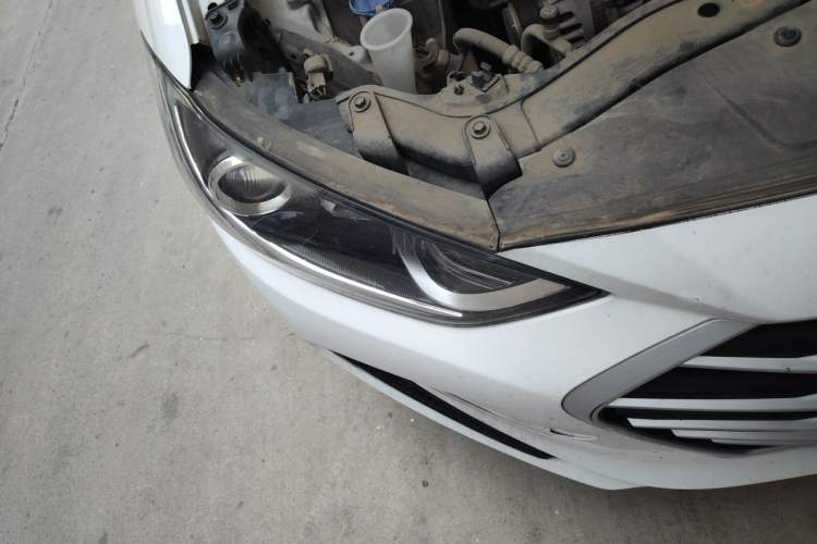 Used Hyundai Elantra (6th Generation / Lingdong) 2016 1.6L Manual ZhiXuan·Youth Edition Right Front Headlight