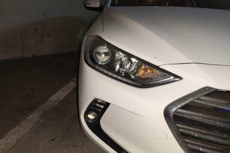 Used Hyundai Elantra (6th Generation / Lingdong) 2016 1.6L Automatic ZhiXuan – Elite Version Right Front Headlight