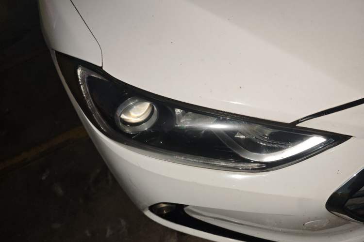 Used Hyundai Elantra (6th Generation / Lingdong) 2016 1.6L Automatic ZhiXuan – Elite Version Right Front Headlight