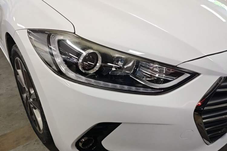 Used Hyundai Elantra (6th Generation / Lingdong) 2016 1.6L Automatic ZhiXuan – Elite Version Right Front Headlight