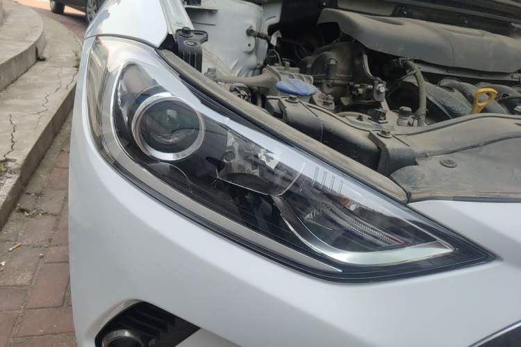 Used Hyundai Elantra (6th Generation / Lingdong) 2016 1.6L Manual ZhiXuan·Youth Edition Right Front Headlight
