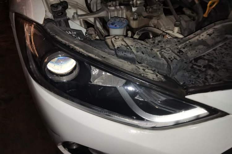Used Hyundai Elantra (6th Generation / Lingdong) 2016 1.6L Automatic ZhiXuan – Elite Version Right Front Headlight