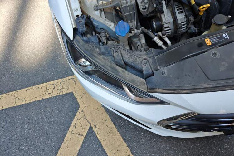 Used Hyundai Elantra (6th Generation / Lingdong) 2016 1.6L Automatic ZhiXuan – Elite Version Right Front Headlight