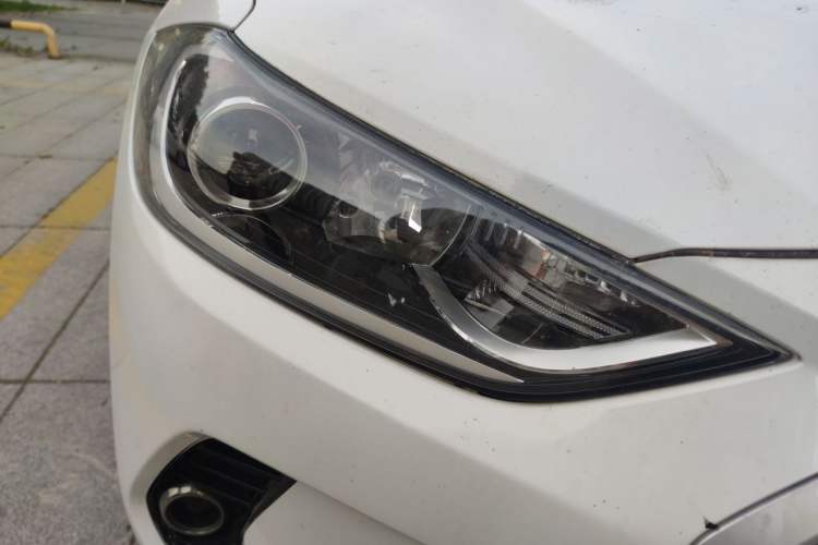 Used Hyundai Elantra (6th Generation / Lingdong) 2016 1.6L Manual ZhiXuan · Dynamic Model Right Front Headlight