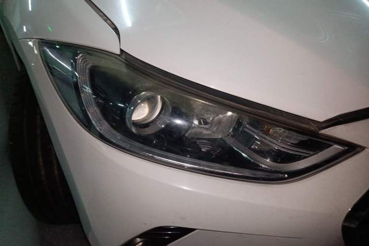 Used Hyundai Elantra (6th Generation / Lingdong) 2016 1.6L Automatic ZhiXuan – Elite Version Right Front Headlight