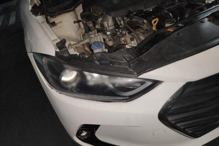 Used Hyundai Elantra (6th Generation / Lingdong) 2016 1.6L Automatic ZhiXuan – Elite Version Right Front Headlight