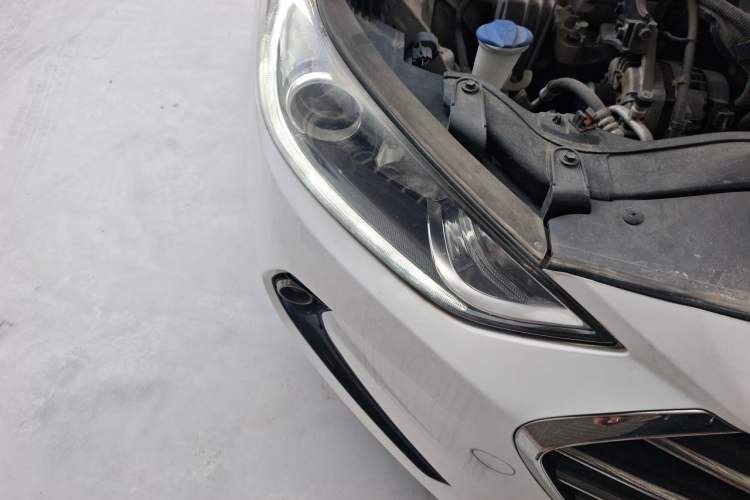 Used Hyundai Elantra (6th Generation / Lingdong) 2016 1.6L Automatic ZhiXuan – Elite Version Right Front Headlight