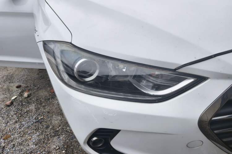 Used Hyundai Elantra (6th Generation / Lingdong) 2016 1.6L Automatic ZhiXuan – Elite Version Right Front Headlight