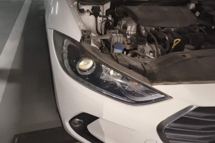 Used Hyundai Elantra (6th Generation / Lingdong) 2016 1.6L Automatic ZhiXuan – Elite Version Right Front Headlight