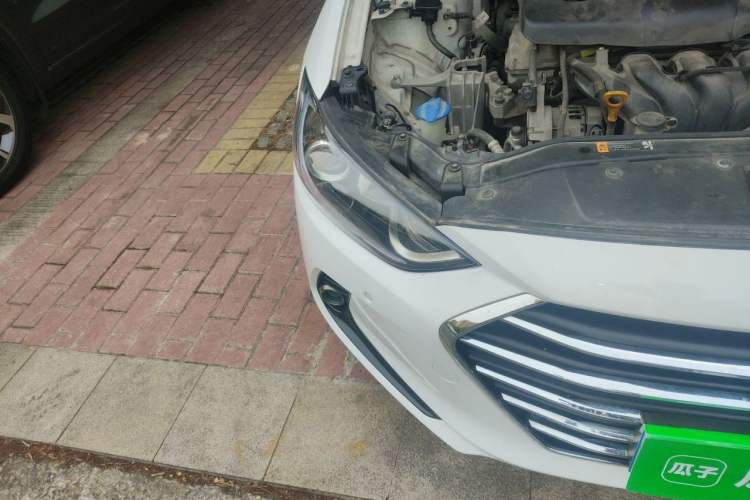 Used Hyundai Elantra (6th Generation / Lingdong) 2016 1.6L Automatic ZhiXuan · Luxury Version Right Front Headlight