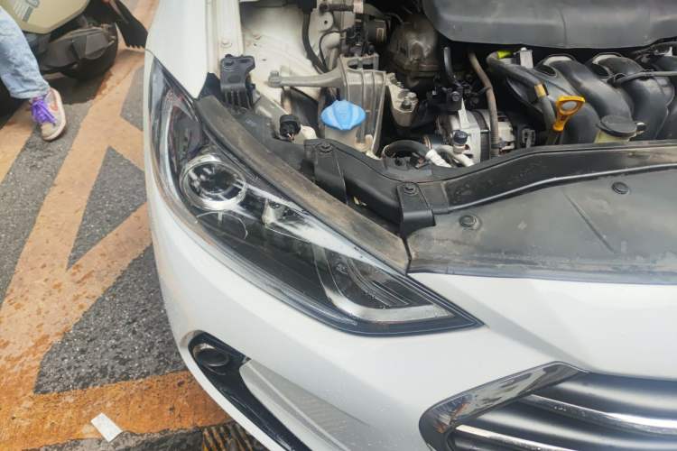 Used Hyundai Elantra (6th Generation / Lingdong) 2016 1.6L Automatic ZhiXuan – Elite Version Right Front Headlight