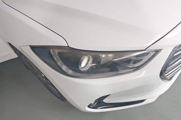 Used Hyundai Elantra (6th Generation / Lingdong) 2016 1.6L Automatic ZhiXuan – Elite Version Right Front Headlight