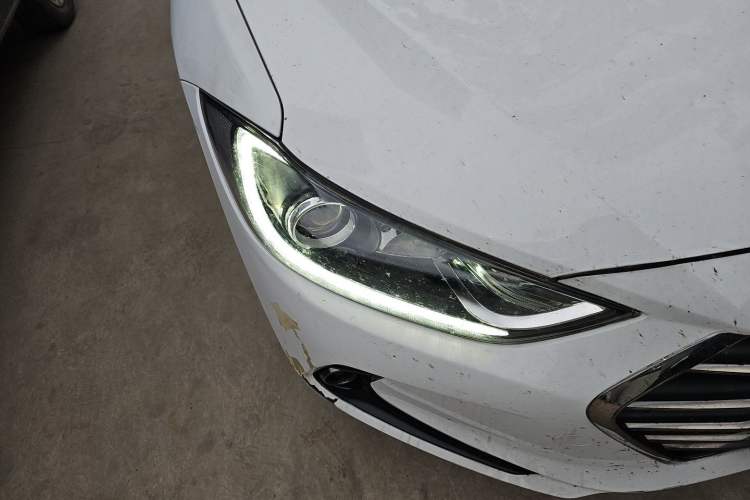 Used Hyundai Elantra (6th Generation / Lingdong) 2016 1.6L Automatic ZhiXuan – Elite Version Right Front Headlight