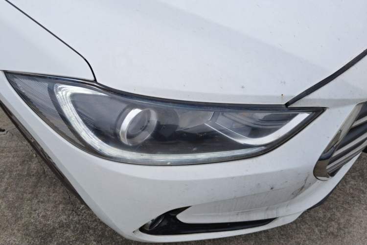 Used Hyundai Elantra (6th Generation / Lingdong) 2016 1.6L Automatic ZhiXuan – Elite Version Right Front Headlight